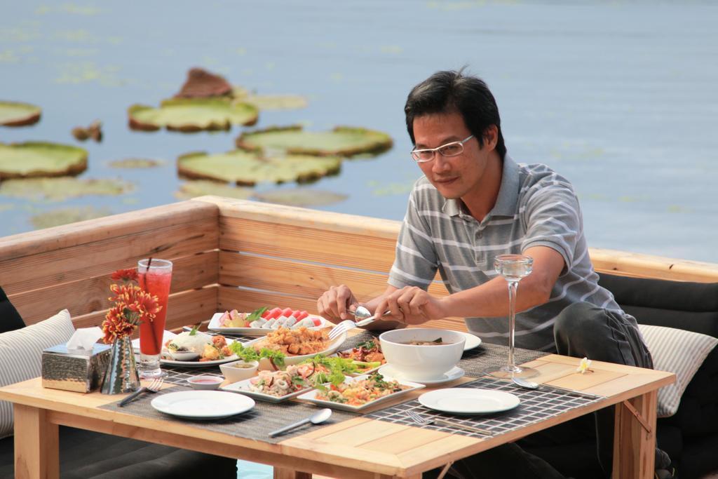 The Glory River Kwai Hotel Kanchanaburi Extérieur photo