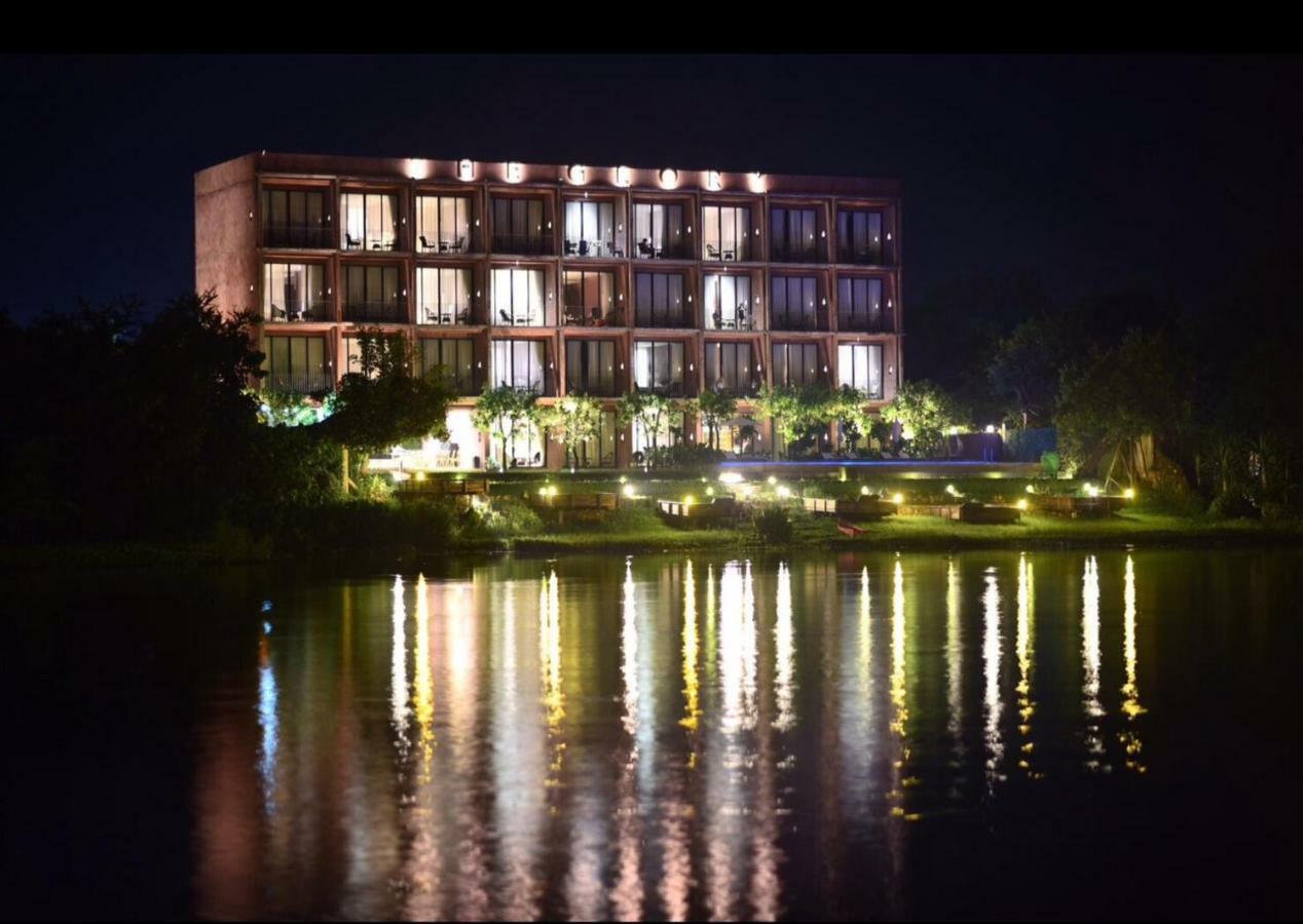 The Glory River Kwai Hotel Kanchanaburi Extérieur photo